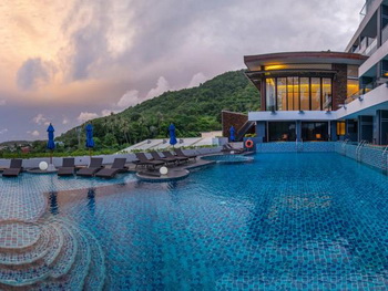 Thailand, Phuket, Eastin Yama Hotel Phuket